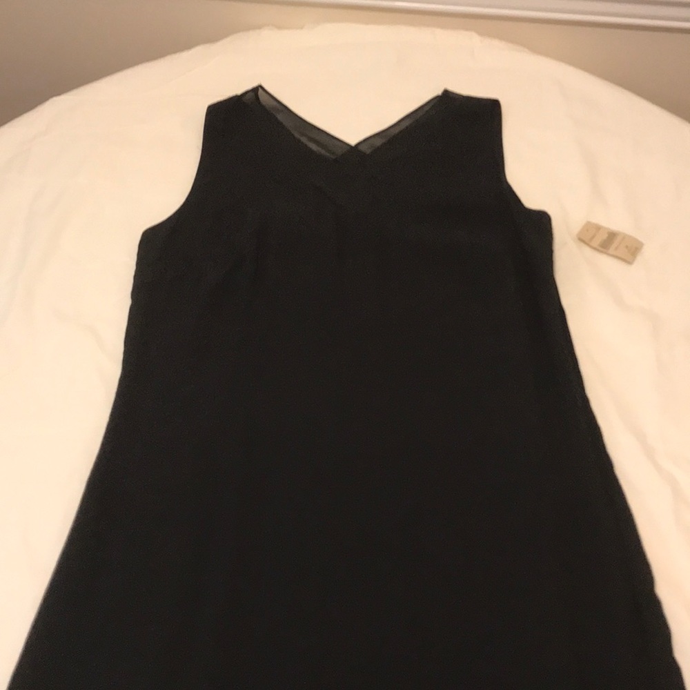 Black sleeveless dress